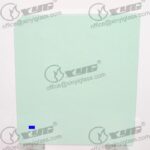 LH & RH FRONT DOOR GLASS GREEN
